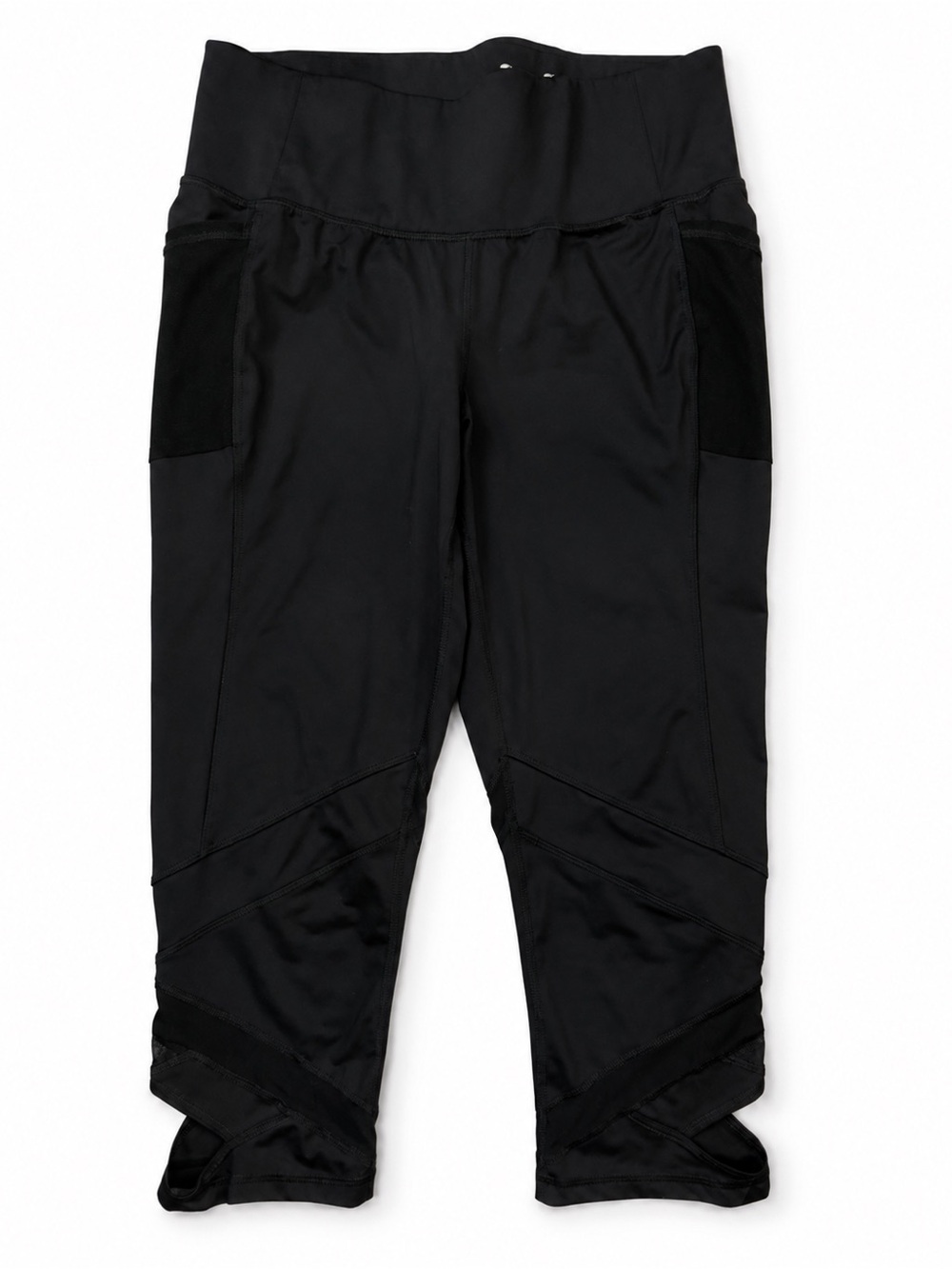 Vuori Black Capri Track Pants with Side Pockets